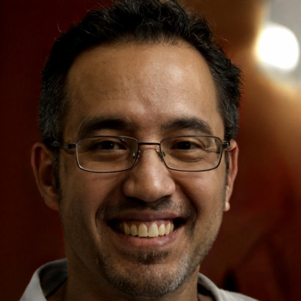 Dr. profesional especializado en psicología creativa